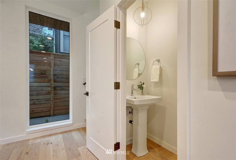 1518 A 5th, Seattle, Washington 98109, 3 Bedrooms Bedrooms, ,2 BathroomsBathrooms,Residential,For Sale,5th,NWM1876772
