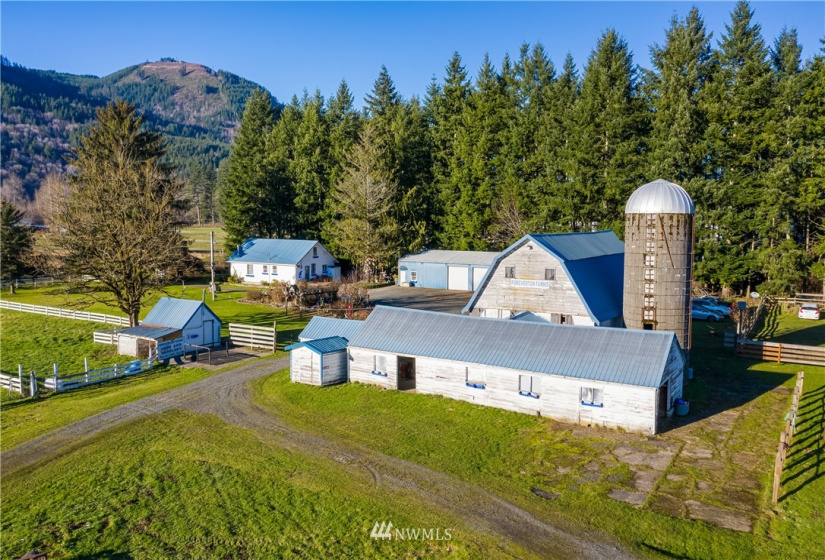 6407 Mt Baker Highway, Deming, Washington 98244, 3 Bedrooms Bedrooms, ,1 BathroomBathrooms,Residential,For Sale,Mt Baker Highway,NWM1876775