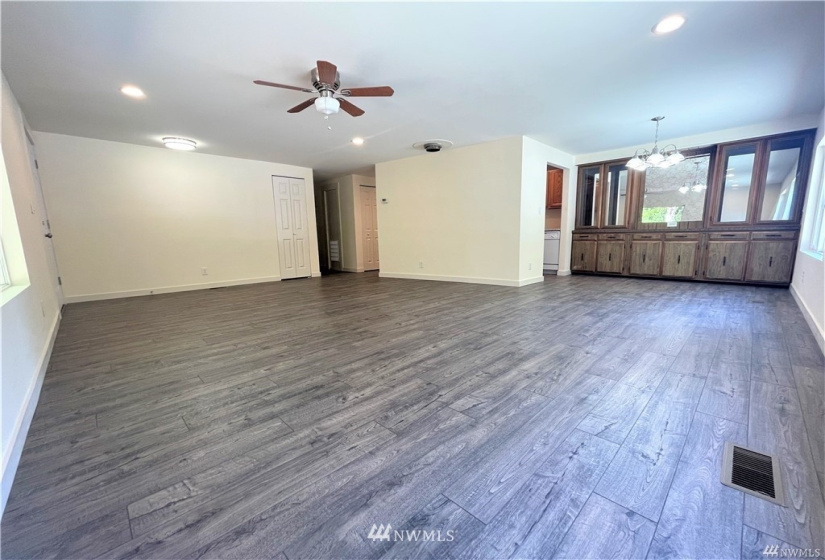 6147 Shamrock, Maple Falls, Washington 98266, 2 Bedrooms Bedrooms, ,2 BathroomsBathrooms,Residential,For Sale,PARADISE LAKES COUNTRY CLUB,Shamrock,NWM1876840