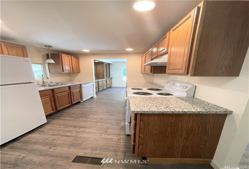 6147 Shamrock, Maple Falls, Washington 98266, 2 Bedrooms Bedrooms, ,2 BathroomsBathrooms,Residential,For Sale,PARADISE LAKES COUNTRY CLUB,Shamrock,NWM1876840