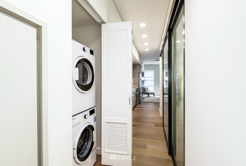 450 Main, Seattle, Washington 98104, 1 Bedroom Bedrooms, ,1 BathroomBathrooms,Residential,For Sale,KODA Condominium,Main,NWM1876751
