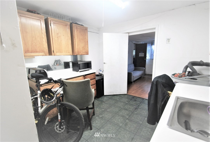 9119 Portland, Tacoma, Washington 98445, 1 Bedroom Bedrooms, ,Residential,For Sale,Midlanders Div,Portland,NWM1876934