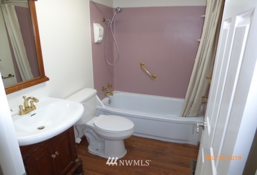 14212 37th, Bellevue, Washington 98006, 4 Bedrooms Bedrooms, ,1 BathroomBathrooms,Residential Lease,For Rent,37th,NWM1876997