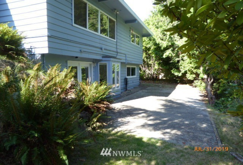 14212 37th, Bellevue, Washington 98006, 4 Bedrooms Bedrooms, ,1 BathroomBathrooms,Residential Lease,For Rent,37th,NWM1876997