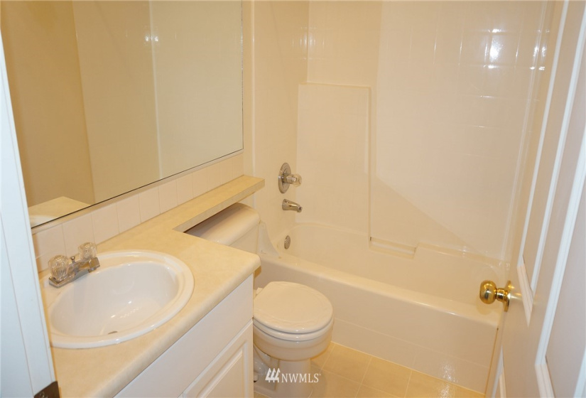 1800 40th, Renton, Washington 98056, 3 Bedrooms Bedrooms, ,1 BathroomBathrooms,Residential Lease,For Rent,40th,NWM1876998