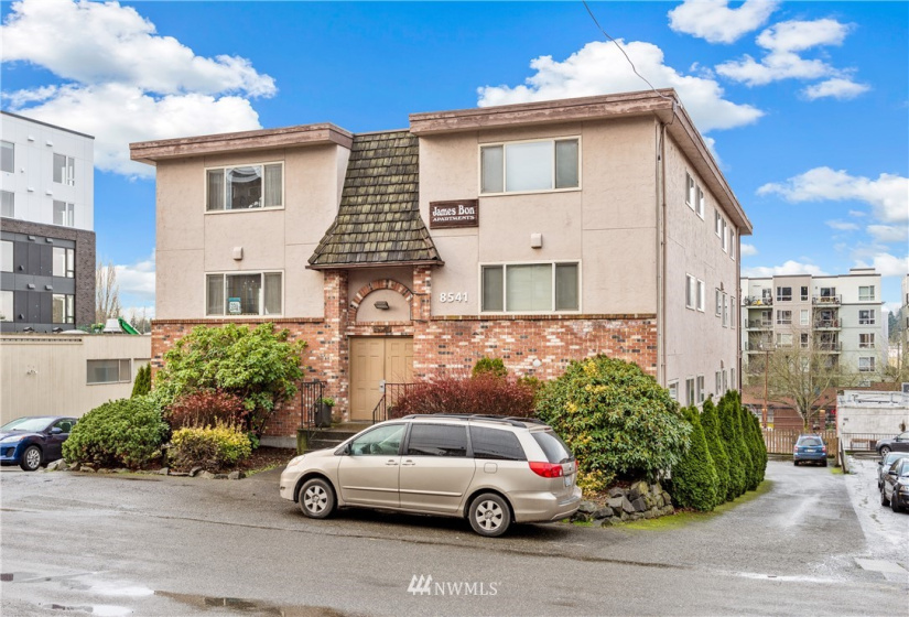 8541 Phinney, Seattle, Washington 98103, ,Residential Income,For Sale,Phinney,NWM1876199