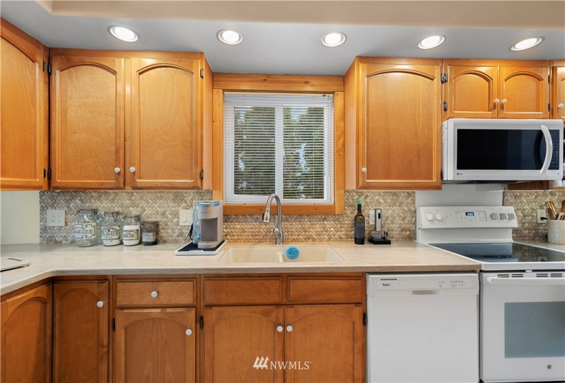 215 Birch, Waterville, Washington 98858, 2 Bedrooms Bedrooms, ,1 BathroomBathrooms,Residential,For Sale,Waterville Original,Birch,NWM1877039
