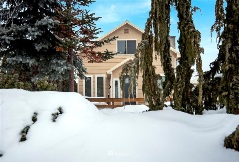 215 Birch, Waterville, Washington 98858, 2 Bedrooms Bedrooms, ,1 BathroomBathrooms,Residential,For Sale,Waterville Original,Birch,NWM1877039
