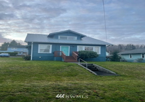 718 Ballentine, Raymond, Washington 98577, 5 Bedrooms Bedrooms, ,1 BathroomBathrooms,Residential,For Sale,Charles Blake Addition to Raymond,Ballentine,NWM1877145