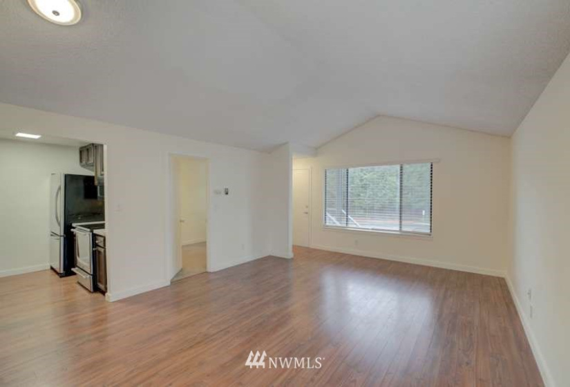 2440 140th, Bellevue, Washington 98005, 2 Bedrooms Bedrooms, ,Residential Lease,For Rent,Innisglen,140th,NWM1877153