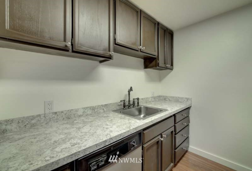 2440 140th, Bellevue, Washington 98005, 2 Bedrooms Bedrooms, ,Residential Lease,For Rent,Innisglen,140th,NWM1877153