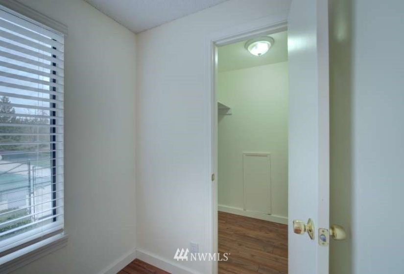 2440 140th, Bellevue, Washington 98005, 2 Bedrooms Bedrooms, ,Residential Lease,For Rent,Innisglen,140th,NWM1877153