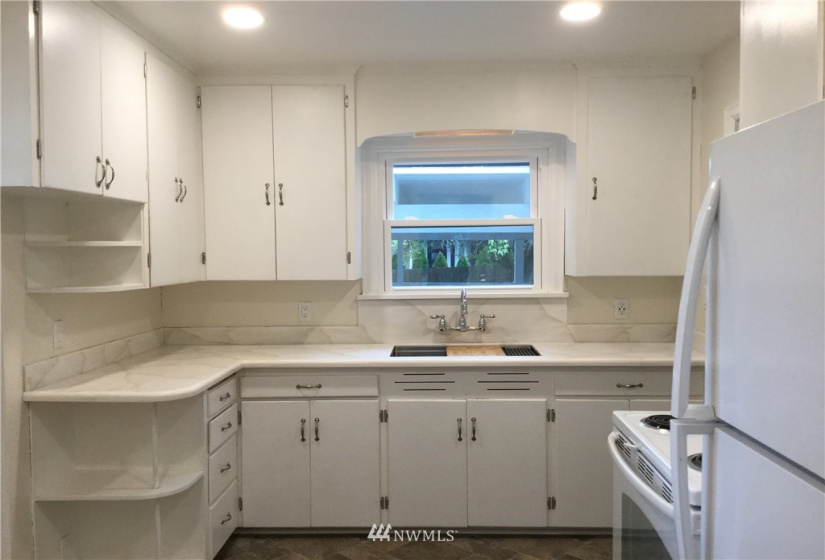 20046 10th, Shoreline, Washington 98177, 2 Bedrooms Bedrooms, ,1 BathroomBathrooms,Residential Lease,For Rent,10th,NWM1877004