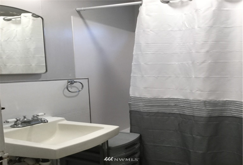 20046 10th, Shoreline, Washington 98177, 2 Bedrooms Bedrooms, ,1 BathroomBathrooms,Residential Lease,For Rent,10th,NWM1877004