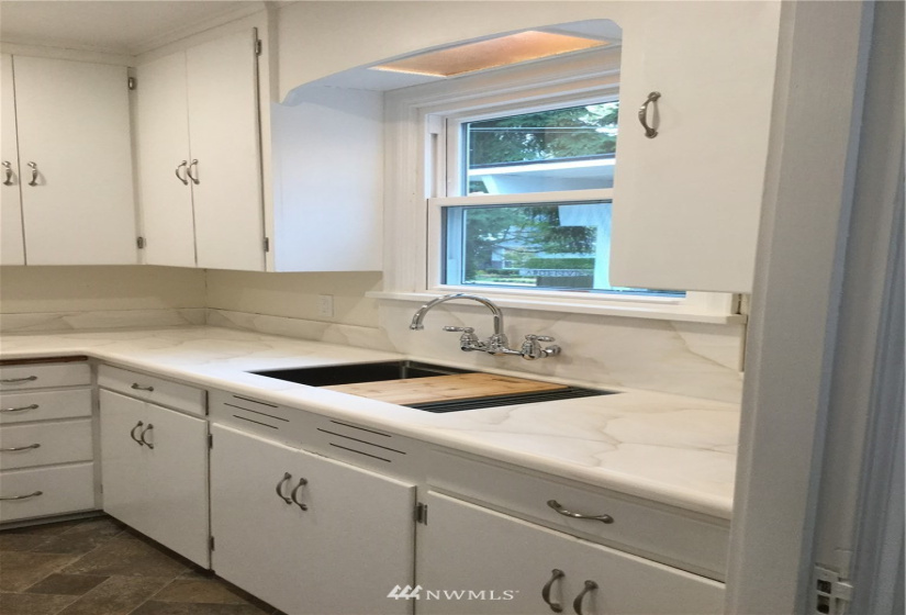 20046 10th, Shoreline, Washington 98177, 2 Bedrooms Bedrooms, ,1 BathroomBathrooms,Residential Lease,For Rent,10th,NWM1877004