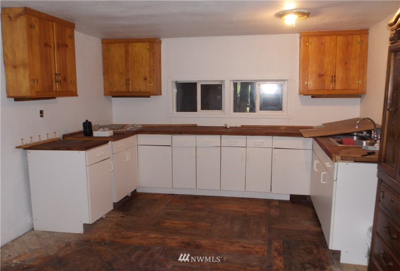 16421 Village, Rainier, Washington 98576, 2 Bedrooms Bedrooms, ,1 BathroomBathrooms,Residential,For Sale,Deschutes Village,Village,NWM1877240