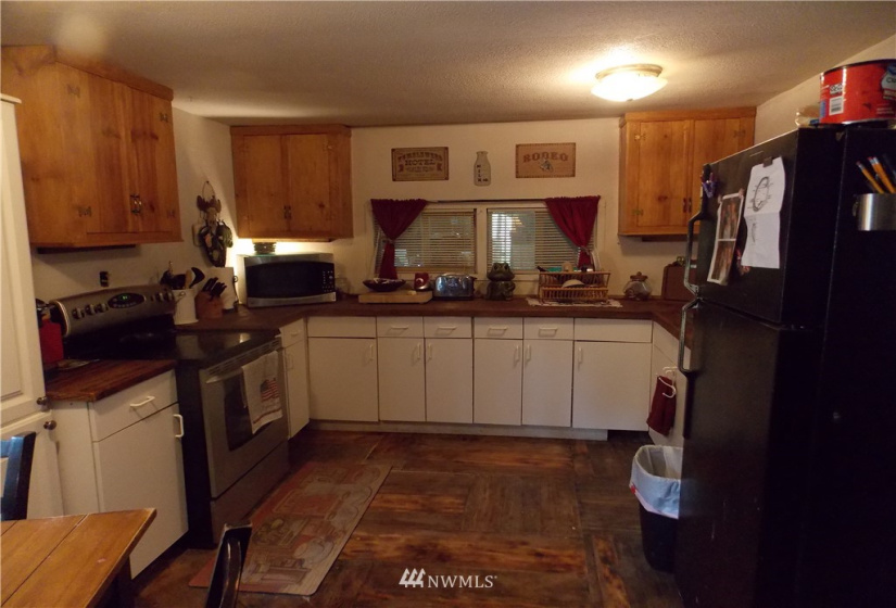 16421 Village, Rainier, Washington 98576, 2 Bedrooms Bedrooms, ,1 BathroomBathrooms,Residential,For Sale,Deschutes Village,Village,NWM1877240