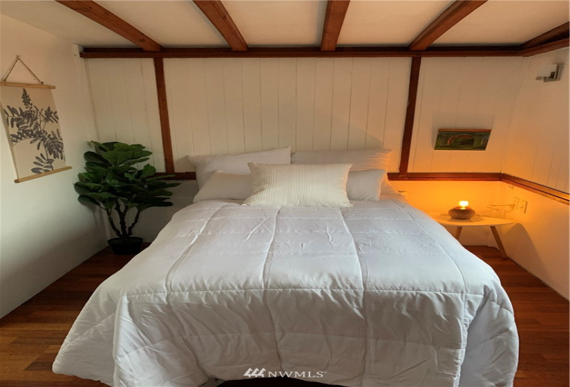 2401 Northlake, Seattle, Washington 98103, 1 Bedroom Bedrooms, ,Residential,For Sale,Northlake,NWM1877051