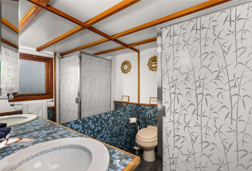 2401 Northlake, Seattle, Washington 98103, 1 Bedroom Bedrooms, ,Residential,For Sale,Northlake,NWM1877051