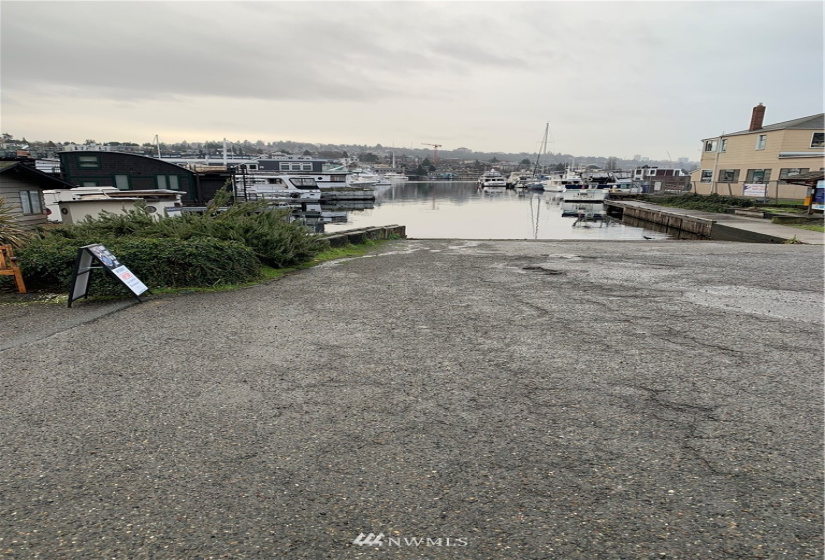 2401 Northlake, Seattle, Washington 98103, 1 Bedroom Bedrooms, ,Residential,For Sale,Northlake,NWM1877051