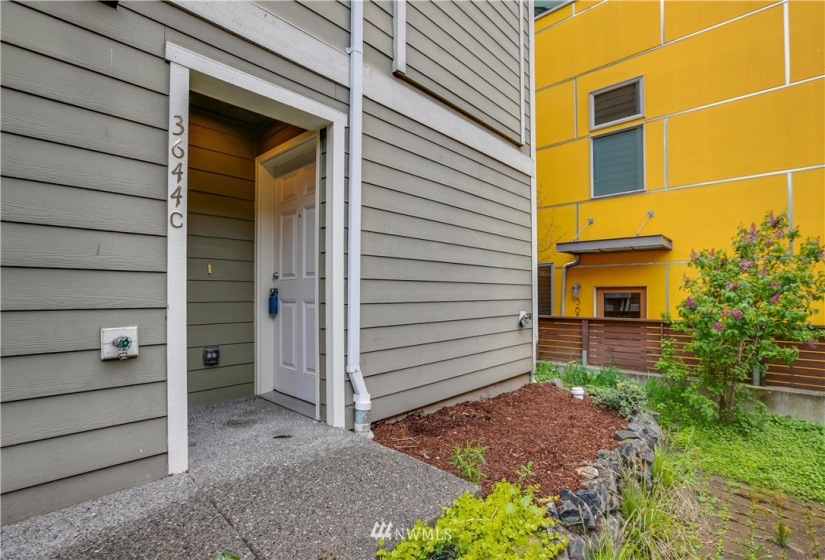 3644 Courtland, Seattle, Washington 98144, 3 Bedrooms Bedrooms, ,2 BathroomsBathrooms,Residential Lease,For Rent,Courtland,NWM1877415