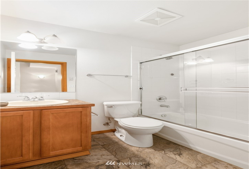 3644 Courtland, Seattle, Washington 98144, 3 Bedrooms Bedrooms, ,2 BathroomsBathrooms,Residential Lease,For Rent,Courtland,NWM1877415