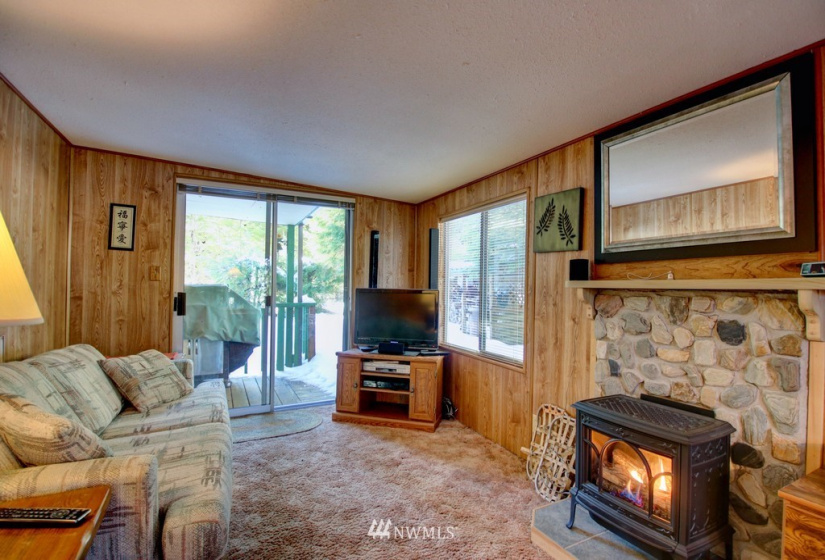 104 4 Christmas Tree Dr., Deming, Washington 98244, 1 Bedroom Bedrooms, ,1 BathroomBathrooms,Residential,For Sale,Christmas Tree Dr.,NWM1877350