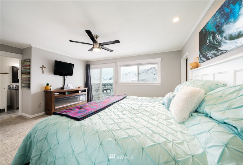 826 Golf Course, Chelan, Washington 98816, 4 Bedrooms Bedrooms, ,1 BathroomBathrooms,Residential,For Sale,GAUKROGER SUBDIVISION,Golf Course,NWM1875074