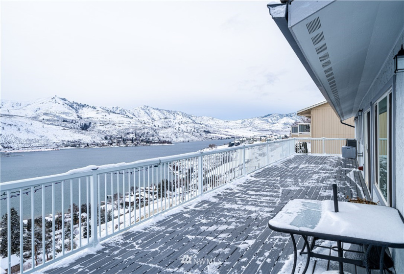 826 Golf Course, Chelan, Washington 98816, 4 Bedrooms Bedrooms, ,1 BathroomBathrooms,Residential,For Sale,GAUKROGER SUBDIVISION,Golf Course,NWM1875074