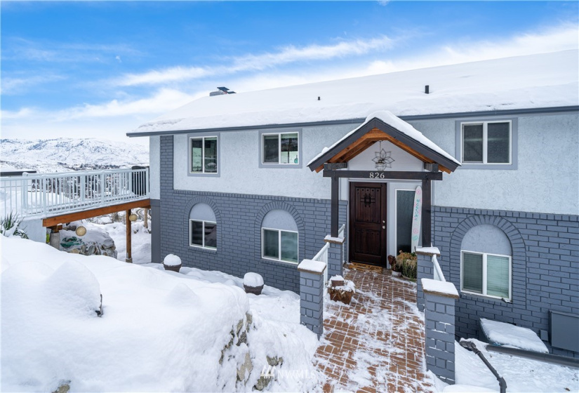 826 Golf Course, Chelan, Washington 98816, 4 Bedrooms Bedrooms, ,1 BathroomBathrooms,Residential,For Sale,GAUKROGER SUBDIVISION,Golf Course,NWM1875074