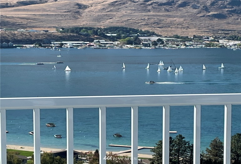 826 Golf Course, Chelan, Washington 98816, 4 Bedrooms Bedrooms, ,1 BathroomBathrooms,Residential,For Sale,GAUKROGER SUBDIVISION,Golf Course,NWM1875074