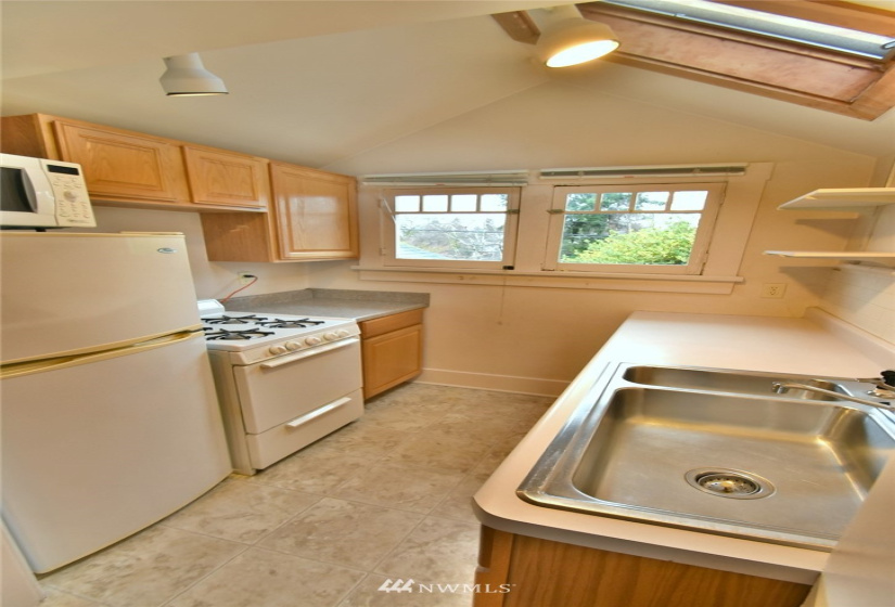 5054 7th, Seattle, Washington 98105, 1 Bedroom Bedrooms, ,1 BathroomBathrooms,Residential Lease,For Rent,7th,NWM1877574