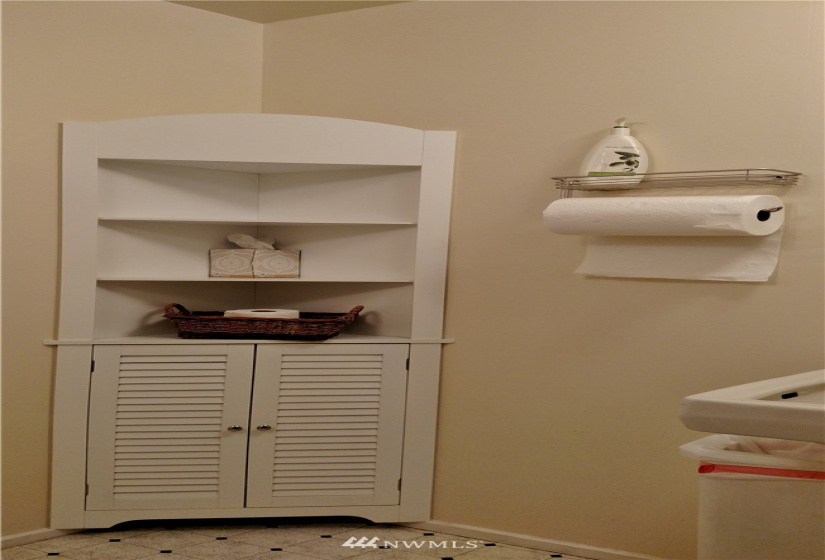 111 5th, Auburn, Washington 98002, ,Residential Lease,For Rent,5th,NWM1877035