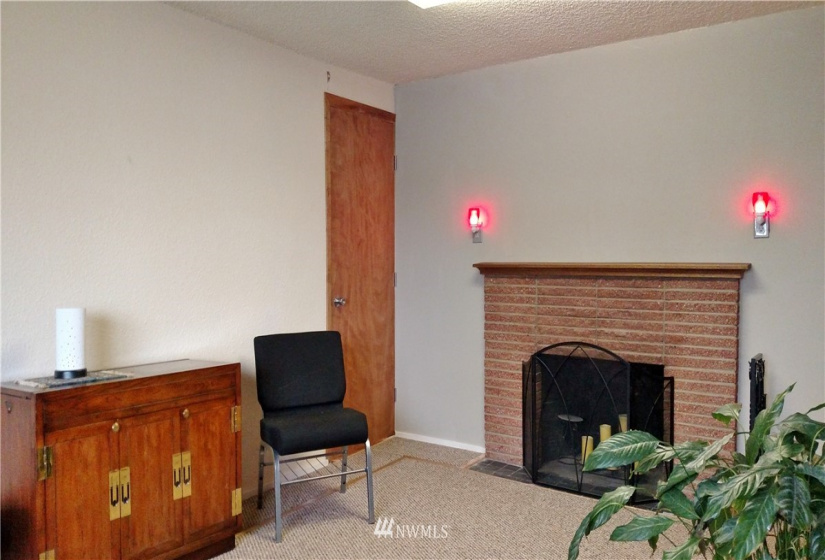 111 5 th, Auburn, Washington 98002, ,Residential Lease,For Rent,5 th,NWM1877044