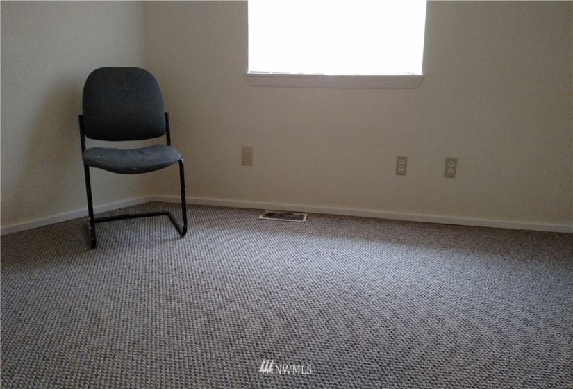 111 5 th, Auburn, Washington 98002, ,Residential Lease,For Rent,5 th,NWM1877044