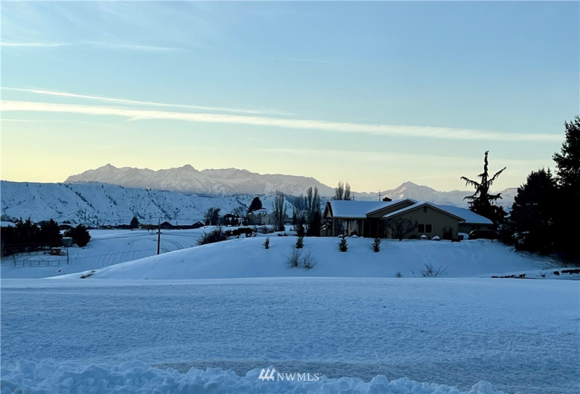 3646 School, Wenatchee, Washington 98801, ,Land,For Sale,LOT 1 SP 2016-060 LOT A BLA 2016-058,School,NWM1877500