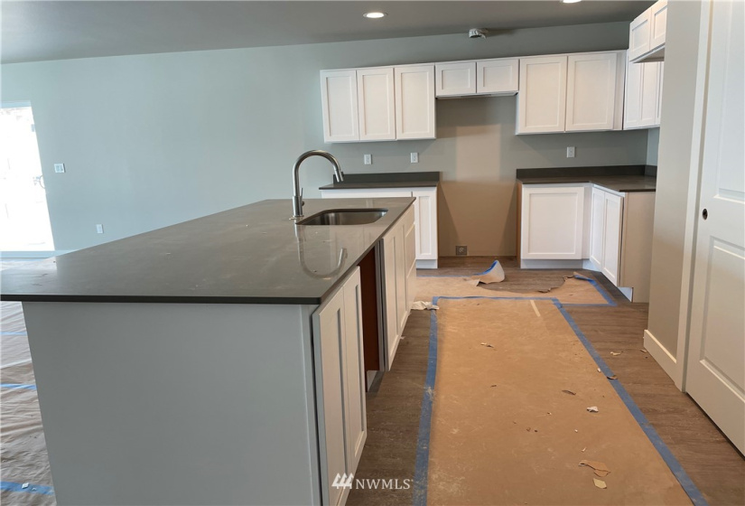 42 Emma, Wenatchee, Washington 98801, 3 Bedrooms Bedrooms, ,1 BathroomBathrooms,Residential,For Sale,Pheasant Hills,Emma,NWM1877364