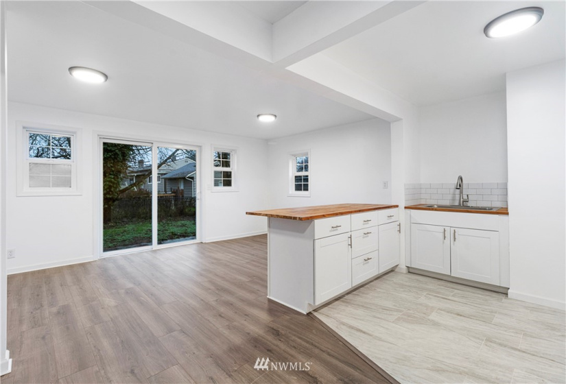 3947 Warsaw, Seattle, Washington 98118, 2 Bedrooms Bedrooms, ,2 BathroomsBathrooms,Residential,For Sale,Hillman City Div 06,Warsaw,NWM1877676