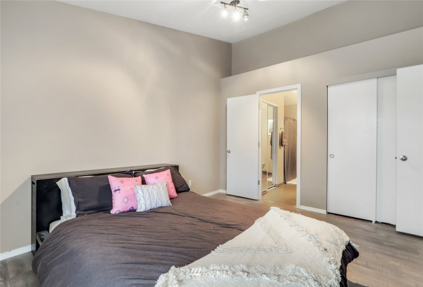5264 121st, Vancouver, Washington 98682, 2 Bedrooms Bedrooms, ,2 BathroomsBathrooms,Residential,For Sale,ONE LAKE PLACE CONDO PH 1 UNIT 276 SUB 2002,121st,NWM1875827