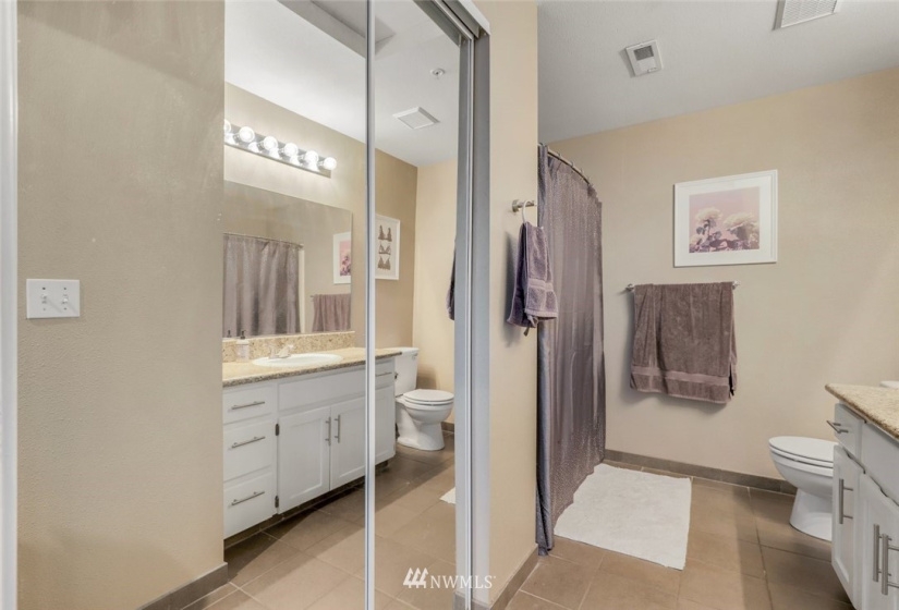 5264 121st, Vancouver, Washington 98682, 2 Bedrooms Bedrooms, ,2 BathroomsBathrooms,Residential,For Sale,ONE LAKE PLACE CONDO PH 1 UNIT 276 SUB 2002,121st,NWM1875827
