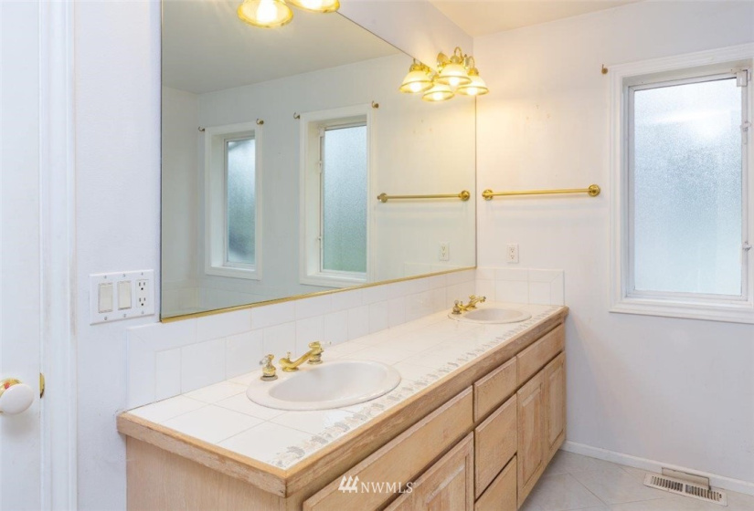 281 Port Townsend Bay, Port Hadlock, Washington 98339, 2 Bedrooms Bedrooms, ,2 BathroomsBathrooms,Residential,For Sale,Villas By The Sea,Port Townsend Bay,NWM1850220