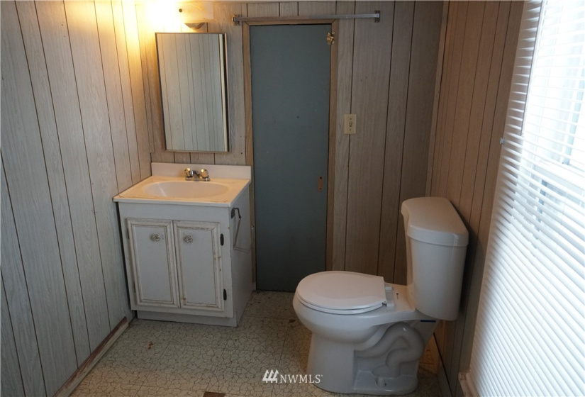 1671 Highway 7, Oroville, Washington 98844, 2 Bedrooms Bedrooms, ,Residential,For Sale,Highway 7,NWM1877261