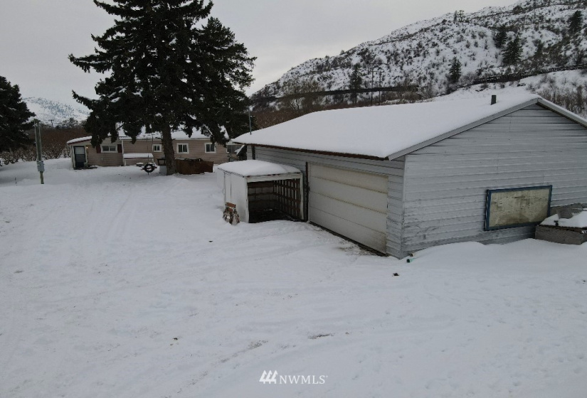 1671 Highway 7, Oroville, Washington 98844, 2 Bedrooms Bedrooms, ,Residential,For Sale,Highway 7,NWM1877261