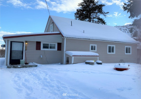 1671 Highway 7, Oroville, Washington 98844, 2 Bedrooms Bedrooms, ,Residential,For Sale,Highway 7,NWM1877261