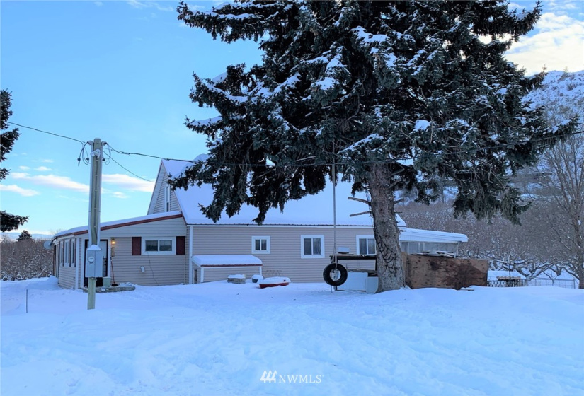 1671 Highway 7, Oroville, Washington 98844, 2 Bedrooms Bedrooms, ,Residential,For Sale,Highway 7,NWM1877261
