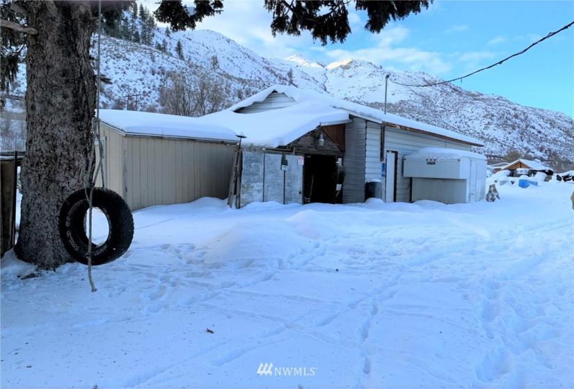 1671 Highway 7, Oroville, Washington 98844, 2 Bedrooms Bedrooms, ,Residential,For Sale,Highway 7,NWM1877261