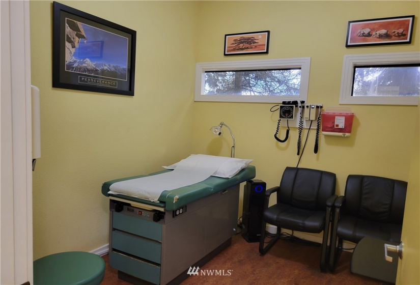34618 11th, Federal Way, Washington 98003, ,Commercial Sale,For Sale,11th,NWM1877694
