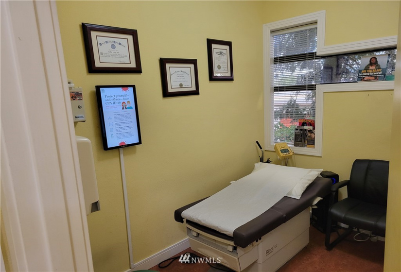 34618 11th, Federal Way, Washington 98003, ,Commercial Sale,For Sale,11th,NWM1877694