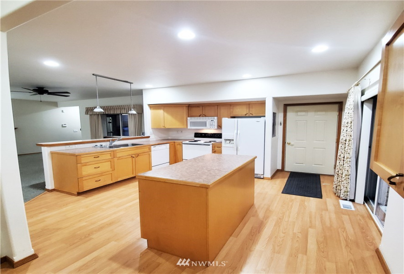 721 CASCADE PALMS COURT, Sedro Woolley, Washington 98284, 2 Bedrooms Bedrooms, ,2 BathroomsBathrooms,Residential,For Sale,CASCADE PALMS CONDO,CASCADE PALMS COURT,NWM1877895