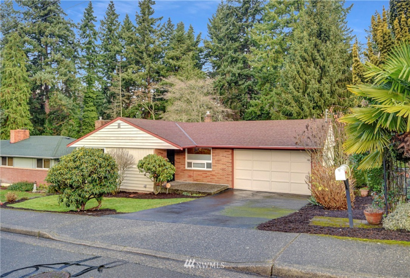 9325 Bowdoin Way, Edmonds, Washington 98020, 5 Bedrooms Bedrooms, ,1 BathroomBathrooms,Residential,For Sale,Bowdoin Road Track,Bowdoin Way,NWM1874110